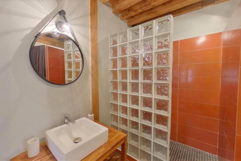 Appartamento Maison De Charme Dans Le Centre Historique , Wifi Clim 6 Pers Calme Et Confort Arles Esterno foto